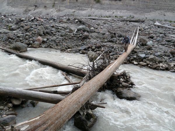 Crossing the Suiattle River